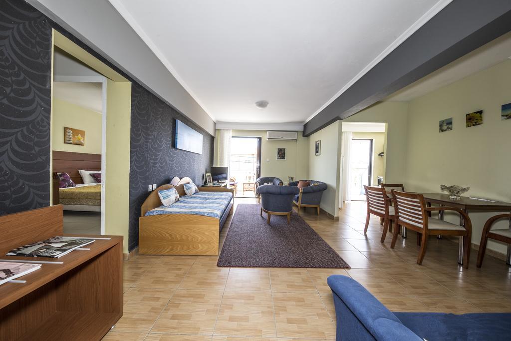 Park Apartment Paralia Dionysiou Luaran gambar
