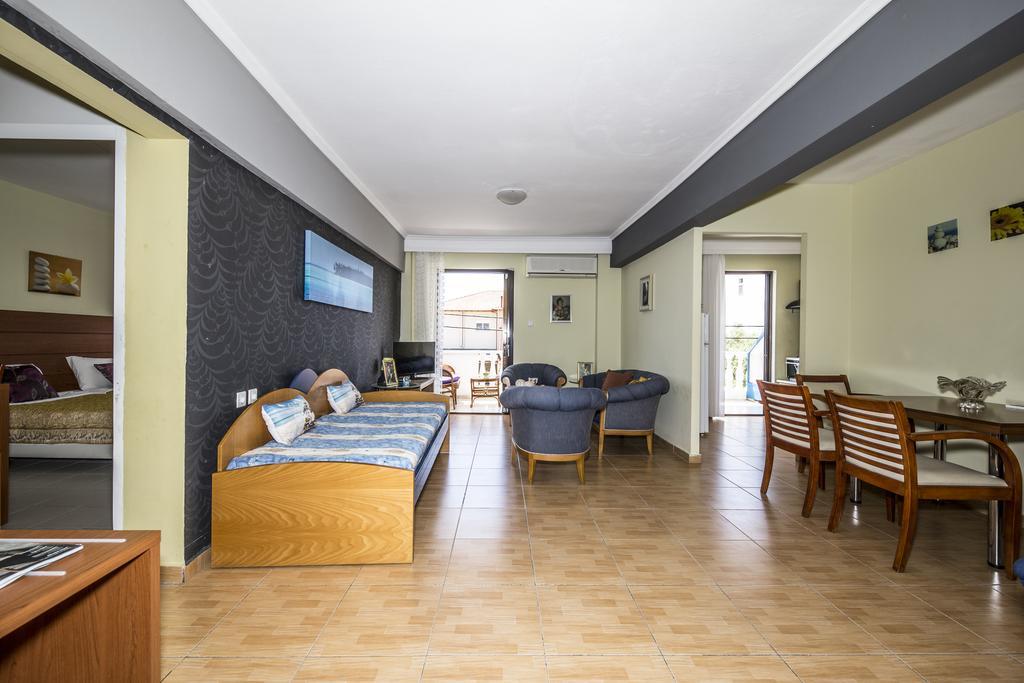 Park Apartment Paralia Dionysiou Luaran gambar