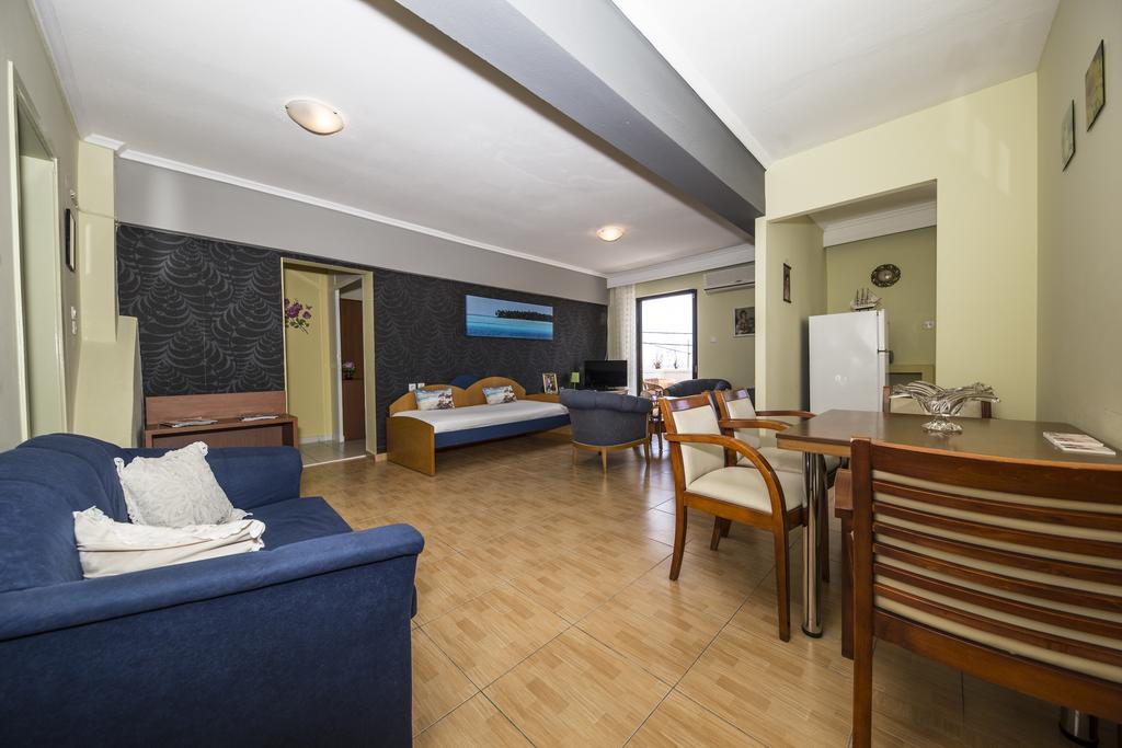 Park Apartment Paralia Dionysiou Luaran gambar